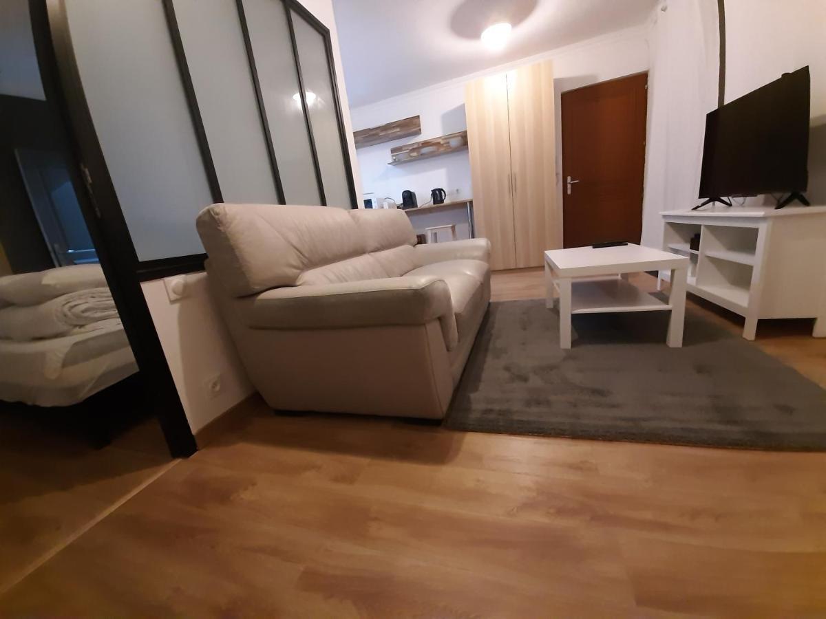 Appartement 2 Pieces, Proche Rer, Bus Et Chateau Rambouillet Kültér fotó